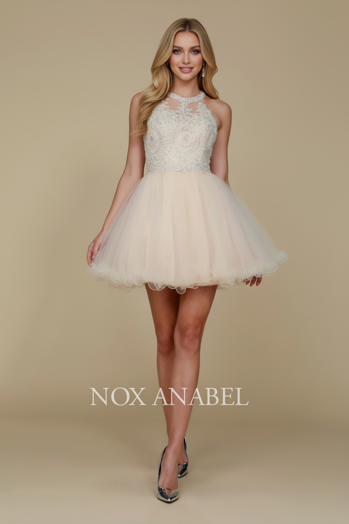 Fabulous cocktail dress featuring a flattering halter top design — Nox Anabel B652