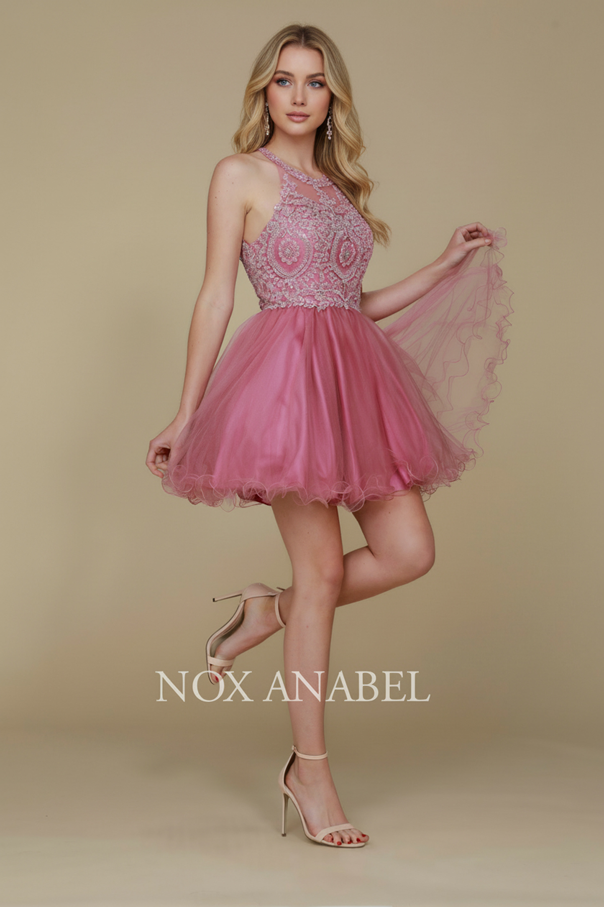 Fabulous cocktail dress featuring a flattering halter top design — Nox Anabel B652