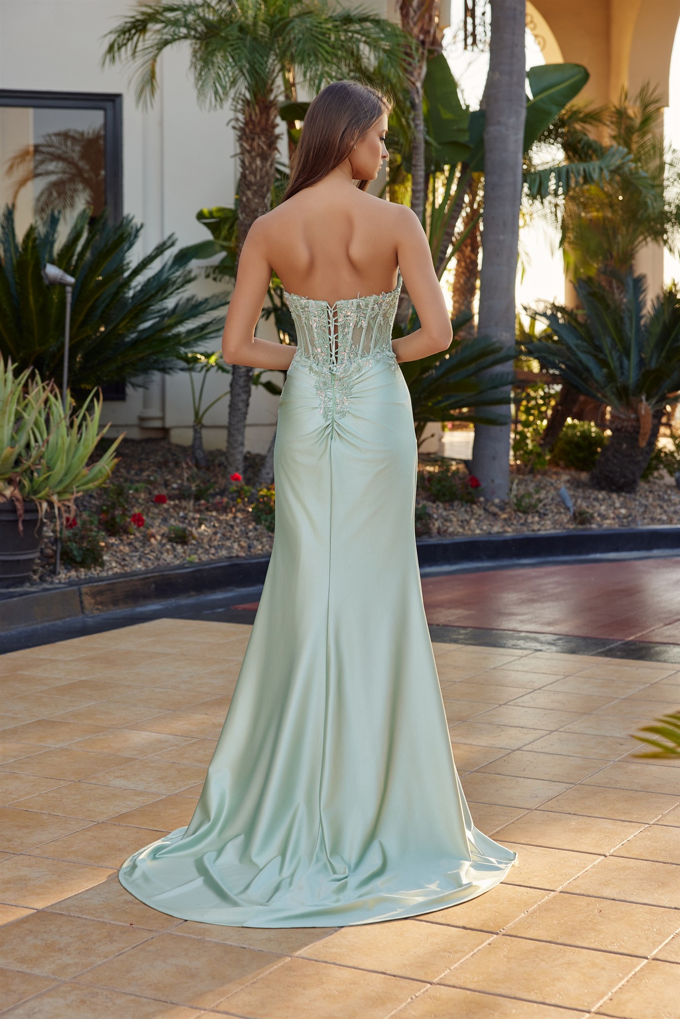Strapless Sweetheart Neckline Full Bead Bustline — Nox Anabel R1811