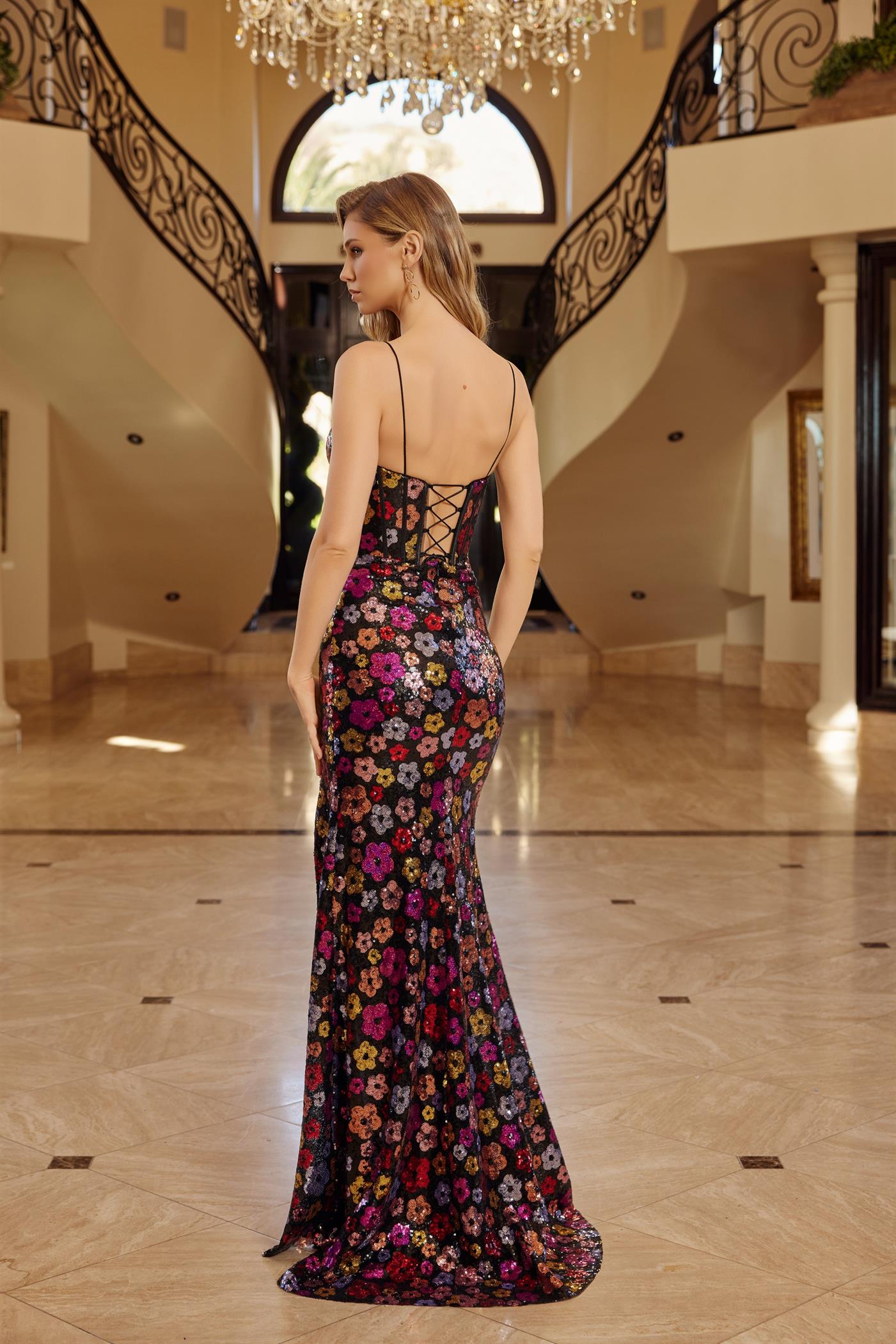 Long Prom Dress with a Floral Sequin Applique Design Sweetheart Top Spaghetti St — Nox Anabel T1511