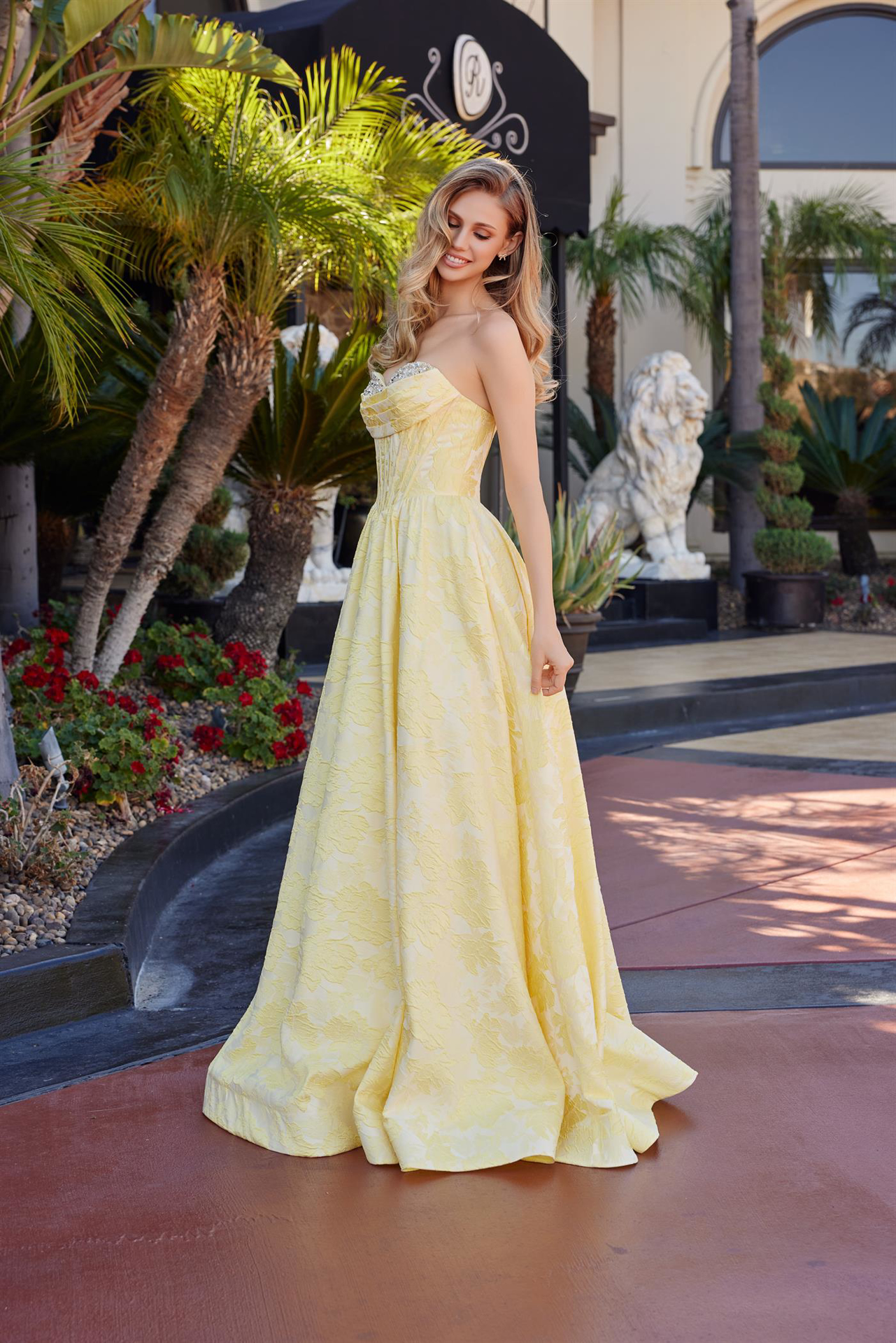 Long Ball Gown in a Jacquard Material with a Sweetheart Bust — Nox Anabel T1912