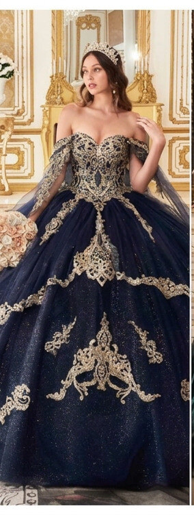 Structured ball gown defining hourglass curves